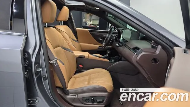 Lexus ES 2021 thumb 11