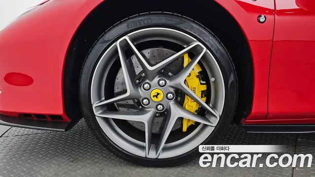 Ferrari F8 2021 thumb 4