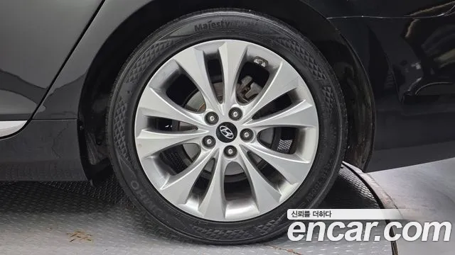 Hyundai Grandeur 2012 thumb 5