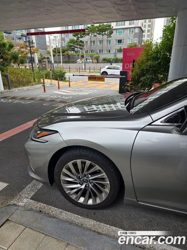 Lexus ES 2023 thumb 7