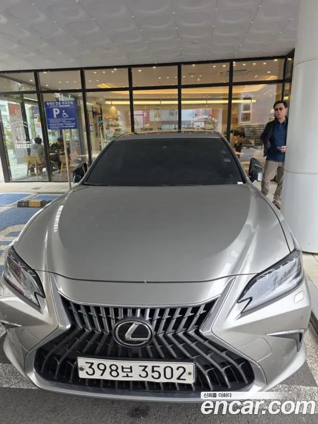 Lexus ES 2023 thumb 10
