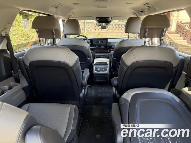 Kia Carnival 2023 thumb 5