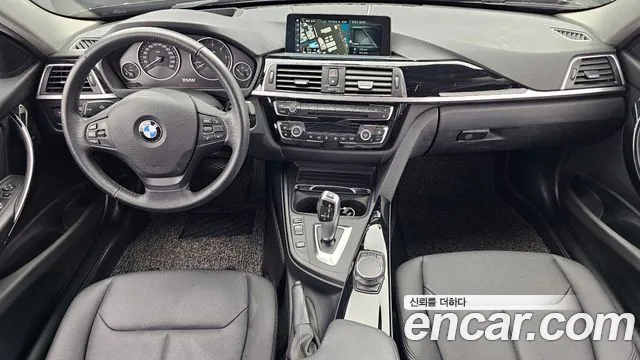 BMW 3-Series 2017 thumb 6