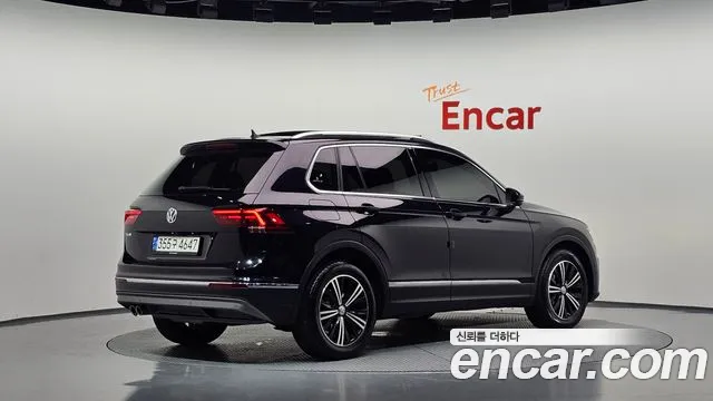 Volkswagen Tiguan 2020 thumb 2