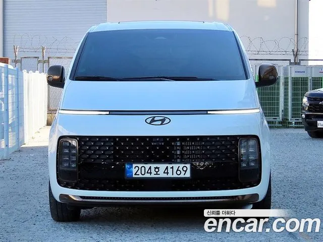 Hyundai Staria 2025 thumb 3