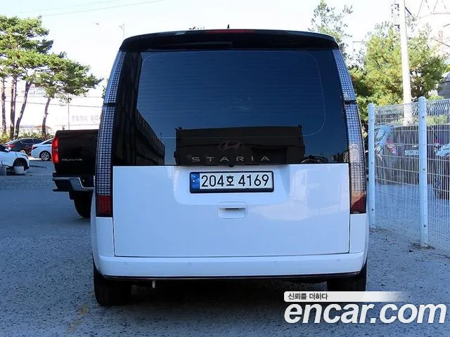 Hyundai Staria 2025 thumb 4