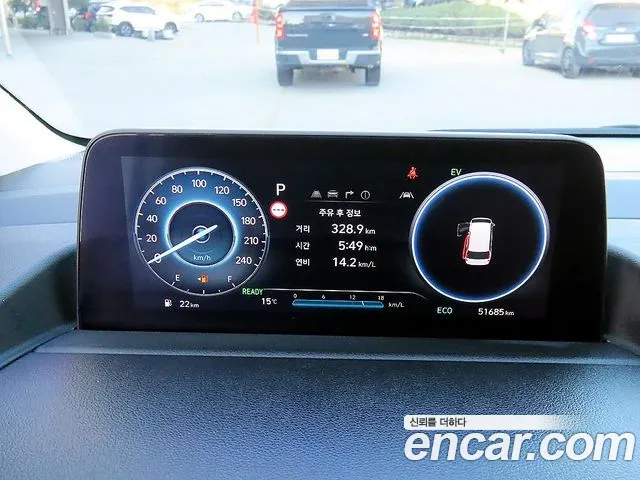 Hyundai Staria 2025 thumb 8
