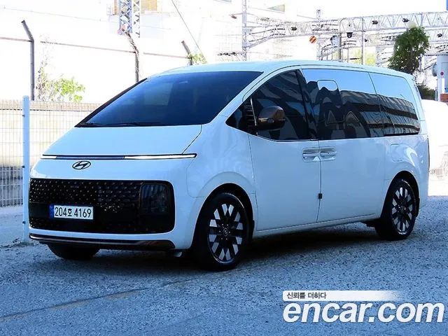 Hyundai Staria 2025 thumb 12