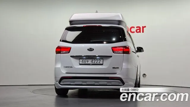 Kia Carnival 2016 thumb 4
