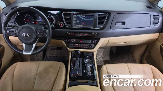 Kia Carnival 2016 thumb 7