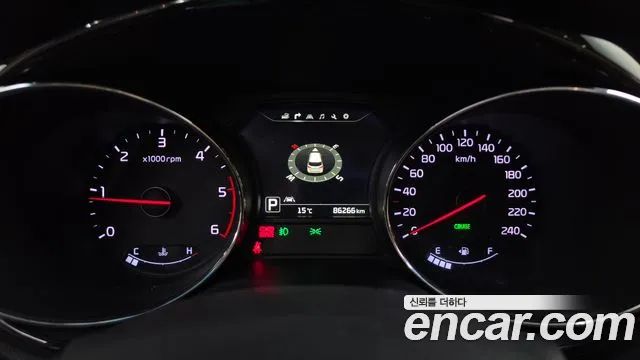 Kia Carnival 2016 thumb 8