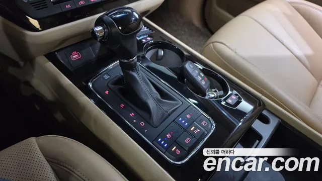 Kia Carnival 2016 thumb 9