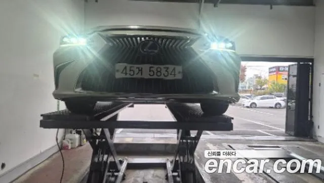 Lexus ES 2019 thumb 5