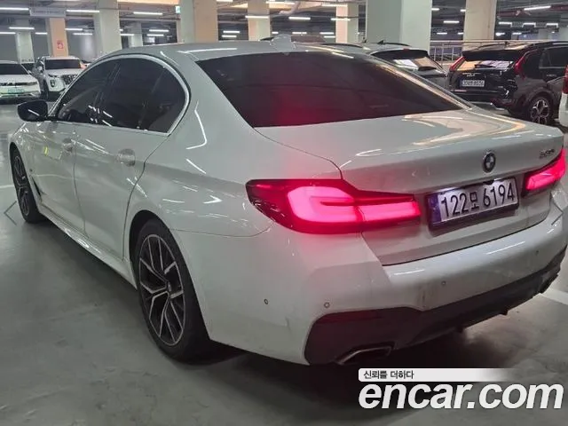 BMW 5-Series 2022 thumb 3