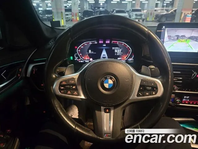 BMW 5-Series 2022 thumb 9