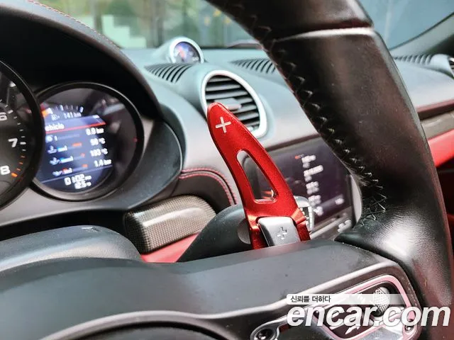 Porsche Cayman 2018 thumb 8