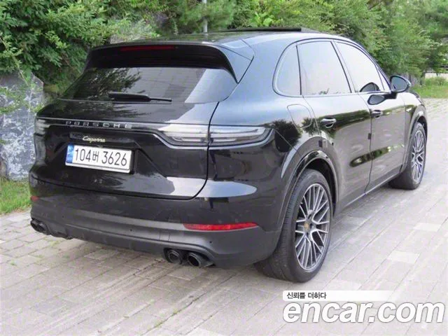 Porsche Cayenne 2021 thumb 3