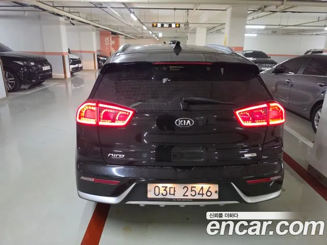 Kia Niro 2018 thumb 3