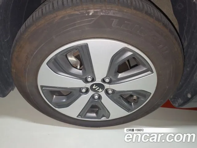 Kia Niro 2018 thumb 6