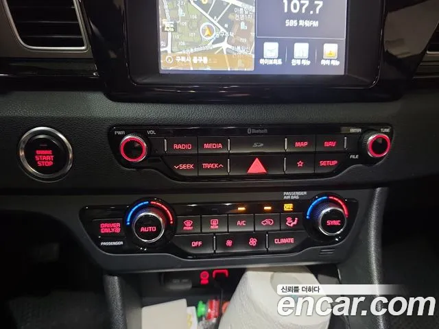 Kia Niro 2018 thumb 12