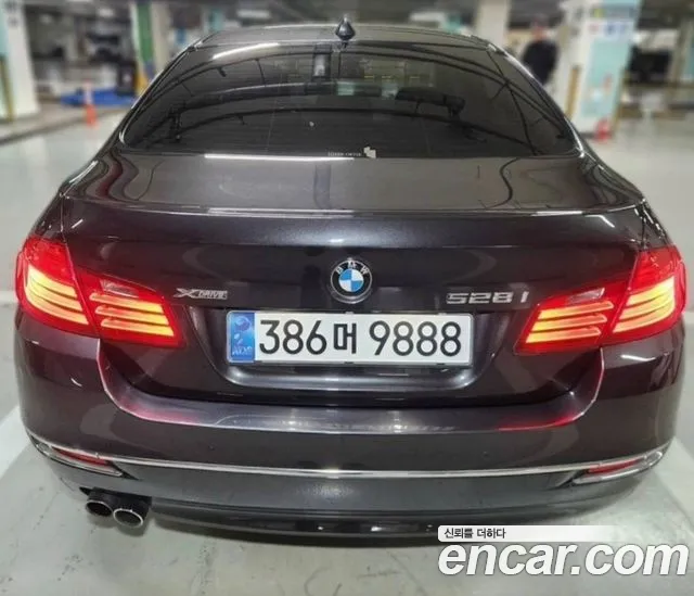 BMW 5-Series 2014 thumb 2