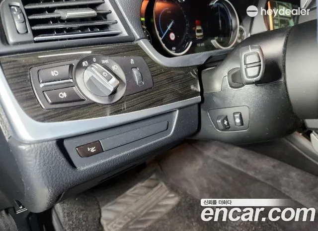 BMW 5-Series 2014 thumb 10
