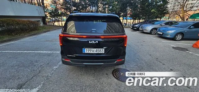 Kia Carnival 2024 thumb 5