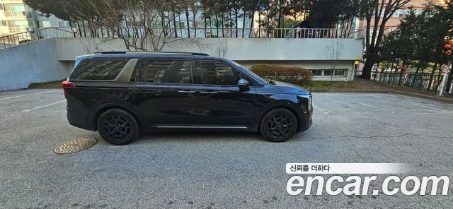 Kia Carnival 2024 thumb 8