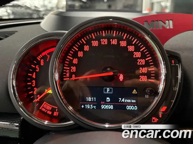 MINI Clubman 2019 thumb 6
