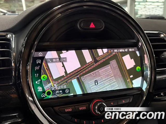 MINI Clubman 2019 thumb 8