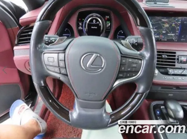Lexus LS 2018 thumb 7