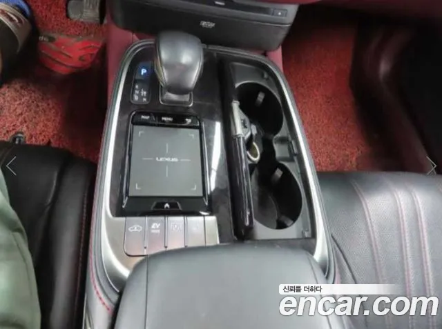 Lexus LS 2018 thumb 9