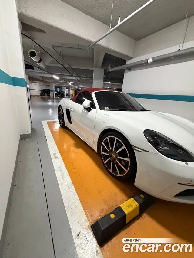 Porsche Cayman 2019 thumb 6