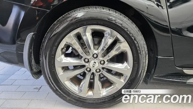 Kia Carnival 2017 thumb 5