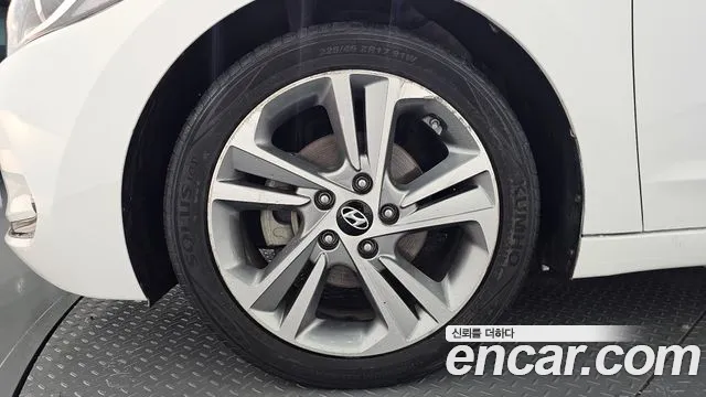 Hyundai Avante 2016 thumb 4