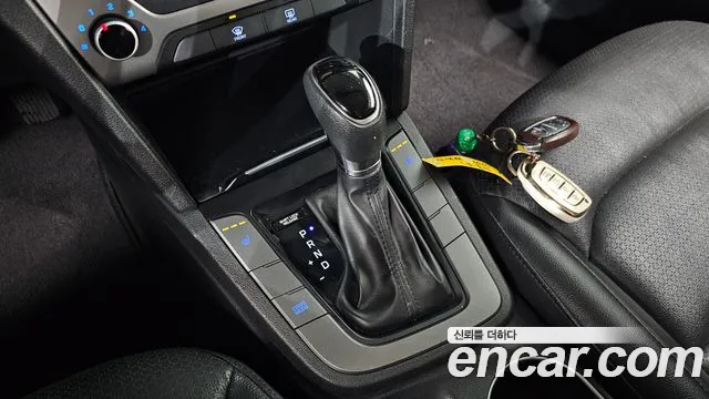 Hyundai Avante 2016 thumb 8