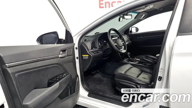 Hyundai Avante 2016 thumb 9