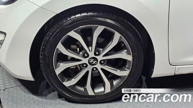 Hyundai Avante 2012 thumb 5