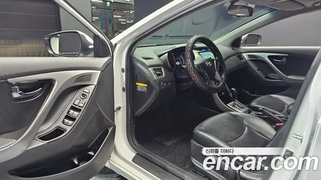 Hyundai Avante 2012 thumb 10