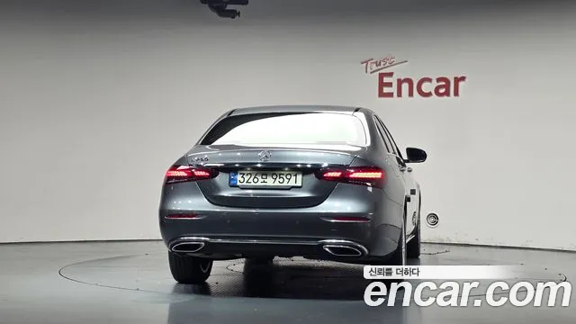 Mercedes-Benz E-Класс 2022 thumb 3