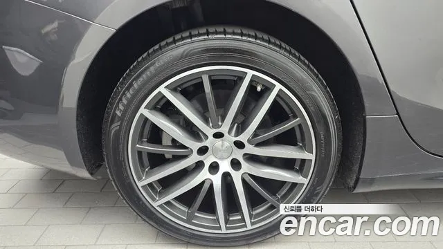 Maserati Ghibli 2018 thumb 5