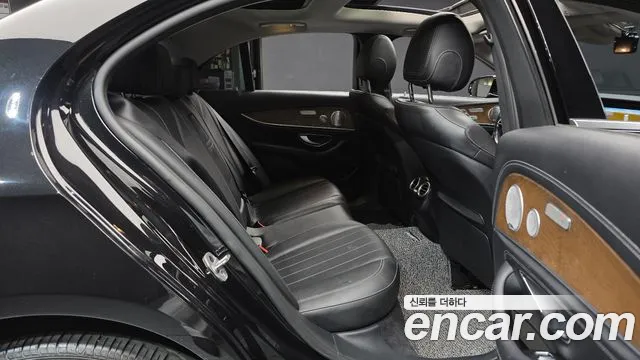 Mercedes-Benz E-Класс 2019 thumb 12