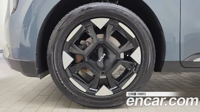 Kia Carnival 2024 thumb 4