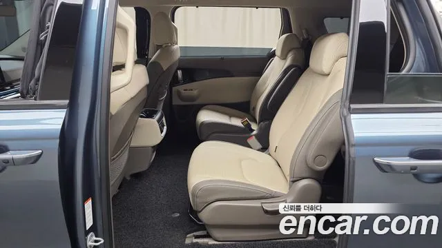 Kia Carnival 2024 thumb 11