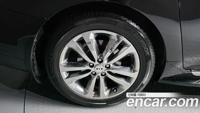 Kia Carnival 2016 thumb 4