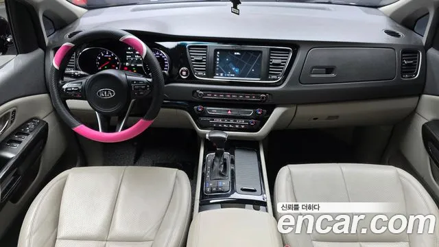 Kia Carnival 2016 thumb 6
