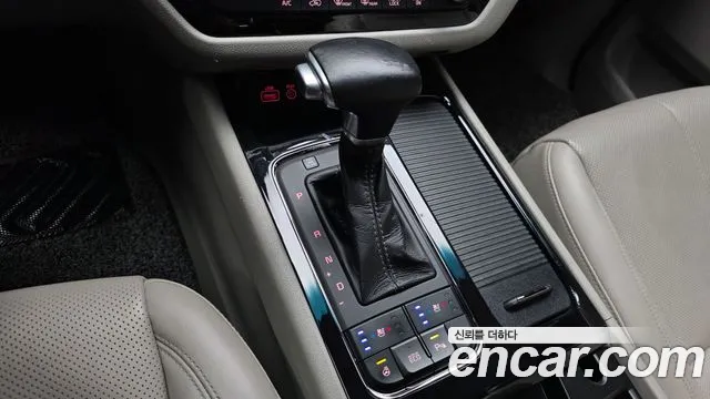 Kia Carnival 2016 thumb 8