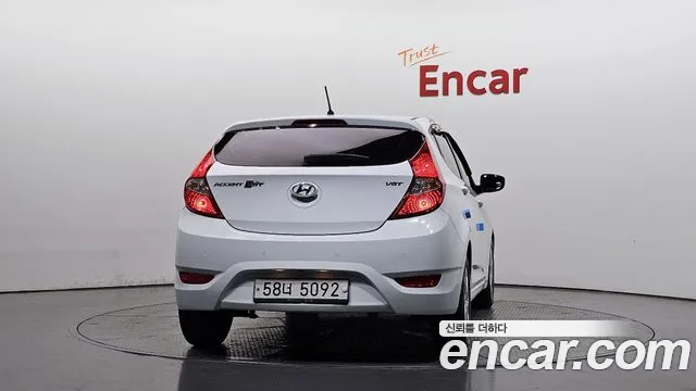 Hyundai Accent 2016 thumb 4
