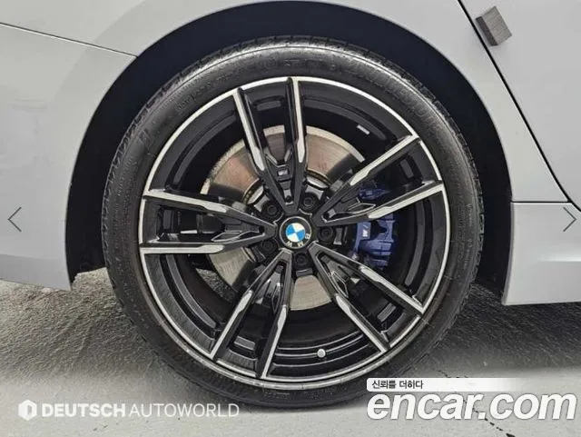 BMW 3-Series 2023 thumb 5