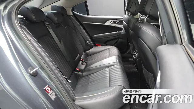 Genesis G70 2019 thumb 10